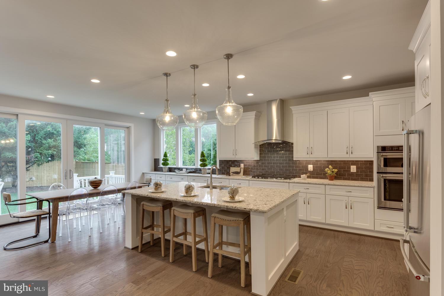6231 Washington Boulevard Arlington, VA 22205 - Photo 10 of 30 Kitchen and Breakfast Area