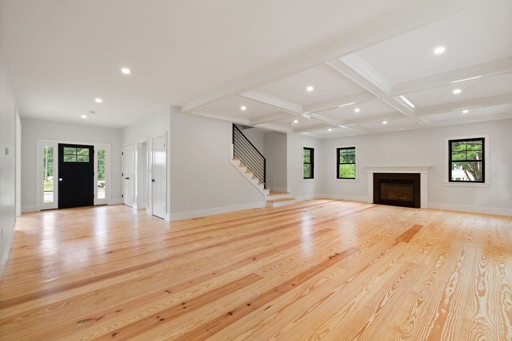 5 Litchfields Way Walpole, MA 02081 - Photo 2 of 26