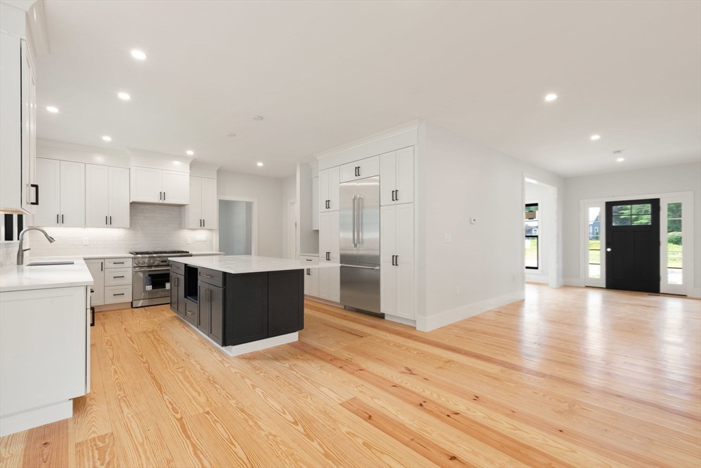 5 Litchfields Way Walpole, MA 02081 - Photo 9 of 26