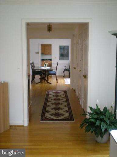 6005 Overlea Road Bethesda, MD 20816 - Photo 2 of 29 Entrance / Foyer