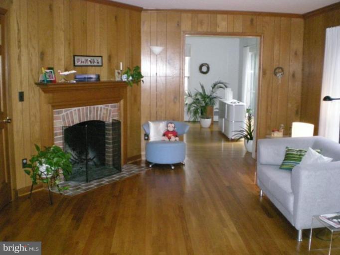 6005 Overlea Road Bethesda, MD 20816 - Photo 19 of 29 Family Room