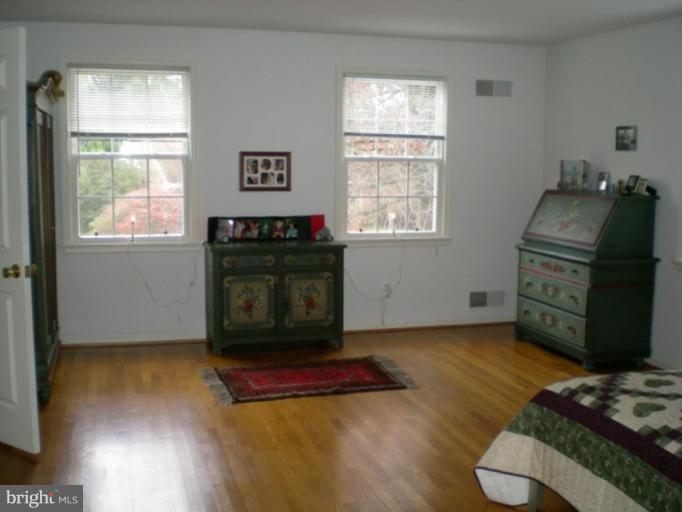 6005 Overlea Road Bethesda, MD 20816 - Photo 27 of 29 Master Bedroom #2