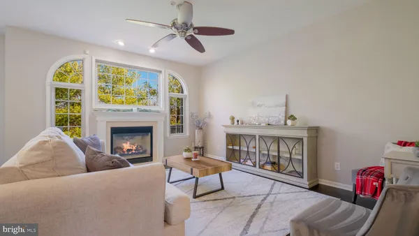 $3,500 | 303 Hilltop Court, Unit 13, Warrington, PA 18976