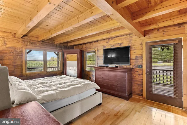 a bathroom with a sink and toilet