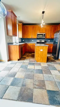 $3,400 | 1637 Trails End Lane, Bolingbrook, IL 60490