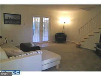 7003 Voigt Road Philadelphia, PA 19128 - Photo 8 of 12 Living Room