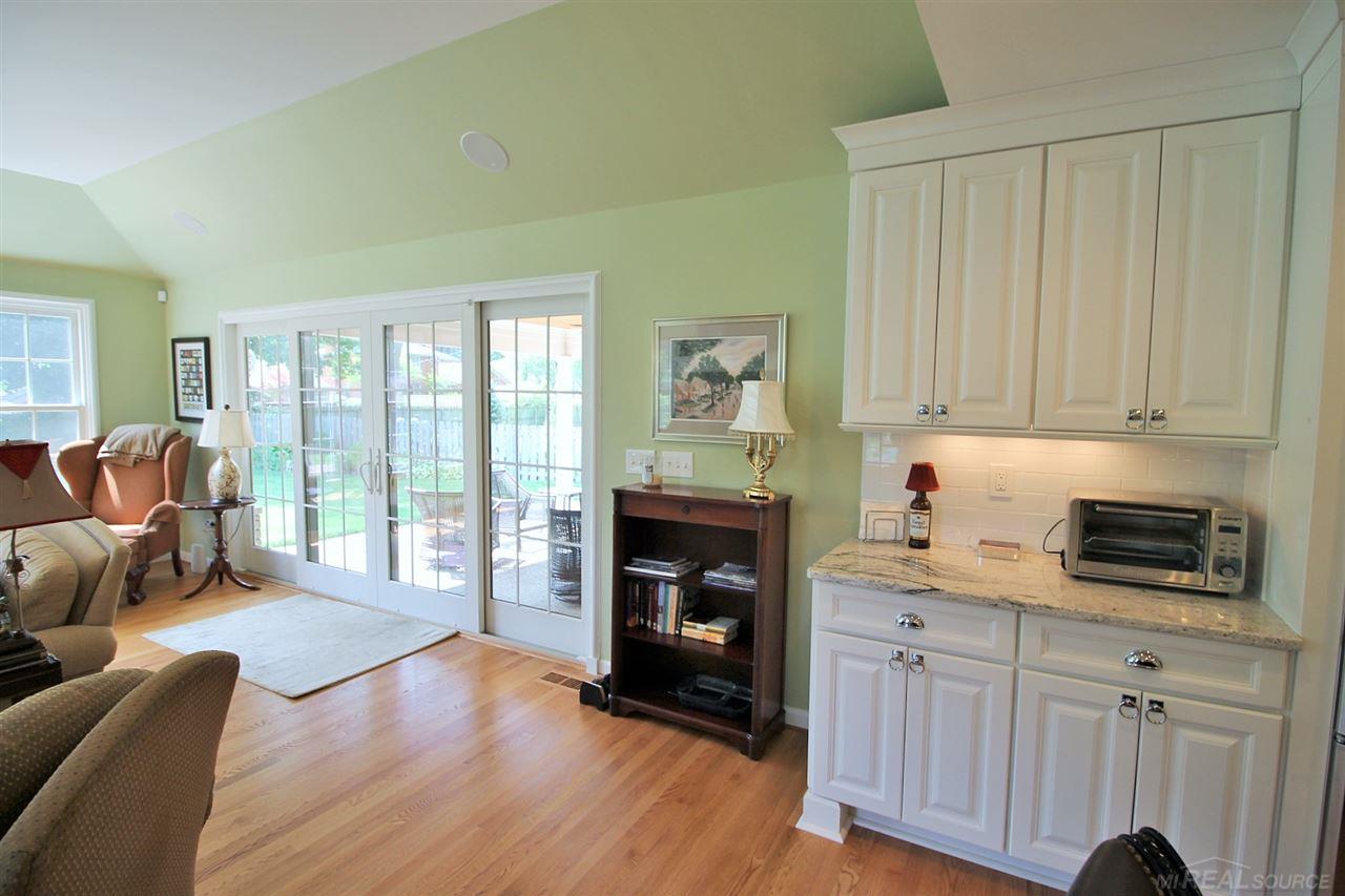 945 Trombley Road Grosse Pointe Park, MI 48230 - Photo 22 of 62