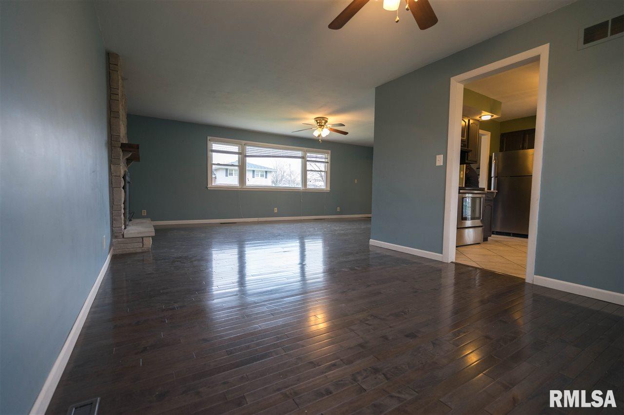 608 Westgate Road Washington, IL 61571 - Photo 8 of 35 Gallery Image 8