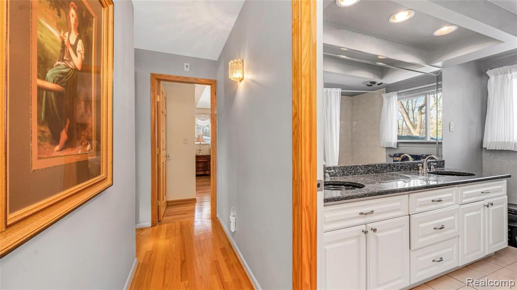 1781 Mackwood Road Rochester Hills, MI 48307 - Photo 27 of 39