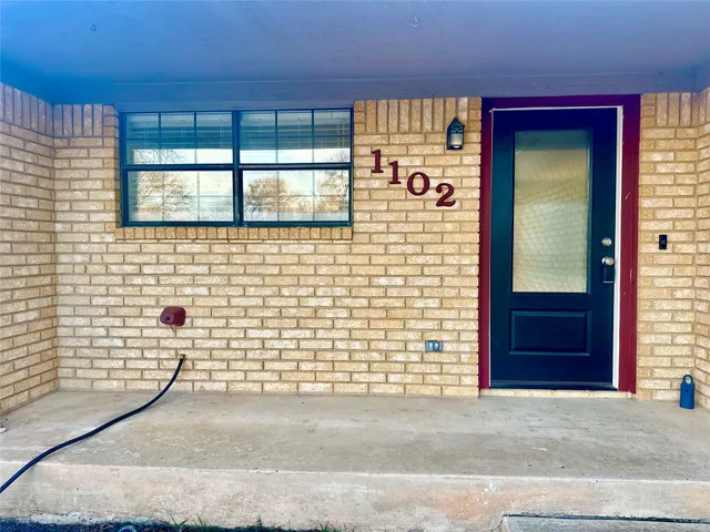 $2,200 | 1102 Serenada Drive, Georgetown, TX 78628