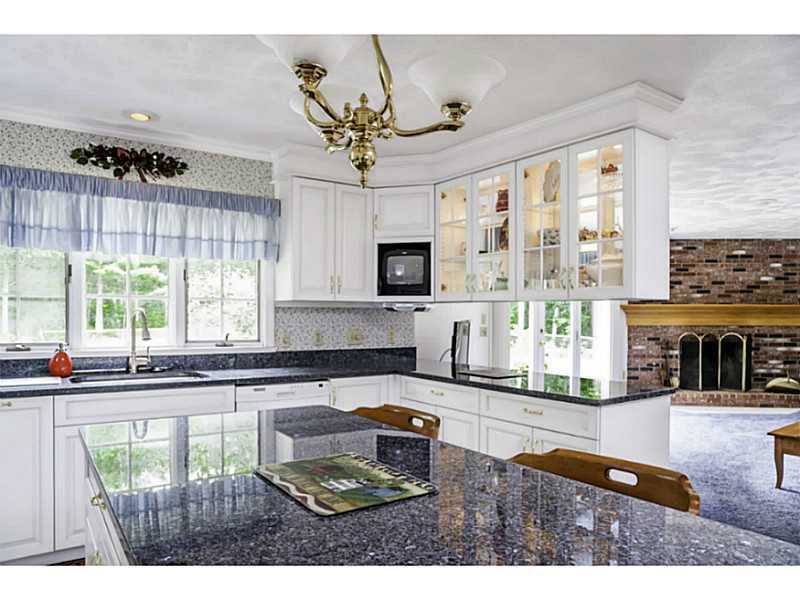 42 Ridge Road Scituate, RI 02857 - Photo 6 of 25 Kitchen. Renovated Granite Kitchen!