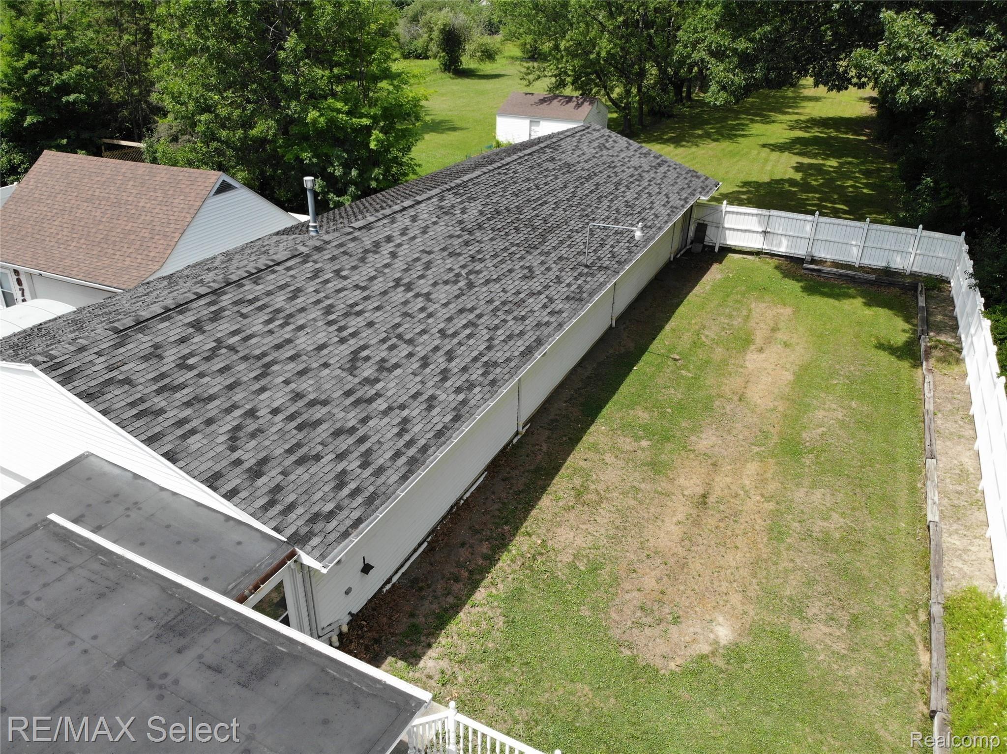 6064 Corunna Road Flint, MI 48532 - Photo 3 of 30 6064 Corunna Road 06.JPG
