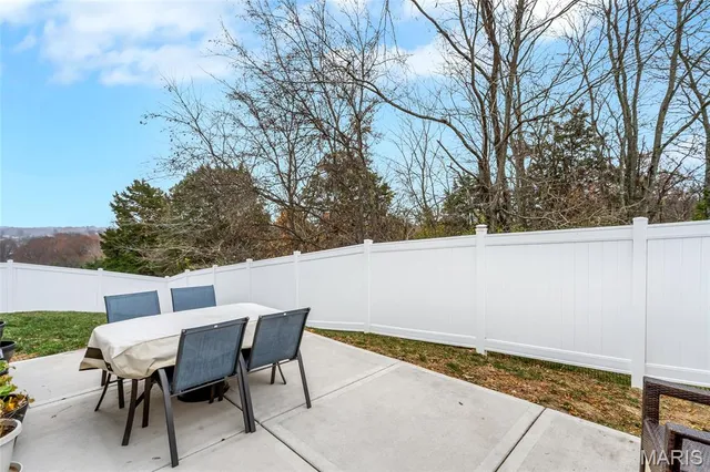 $379,000 | 1404 Durham Drive, Herculaneum, MO 63048