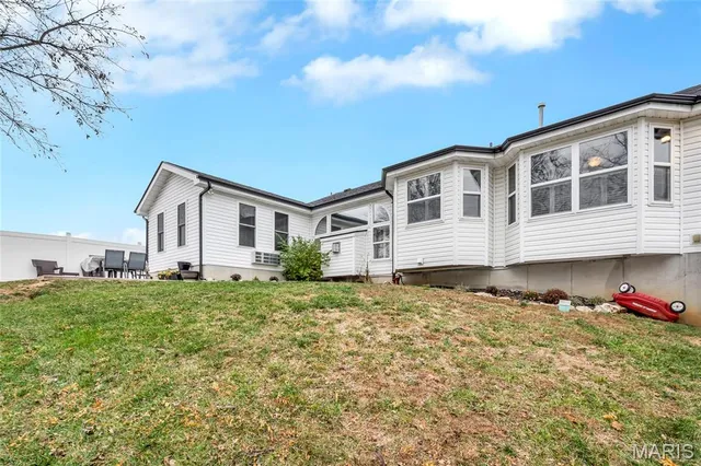 $379,000 | 1404 Durham Drive, Herculaneum, MO 63048