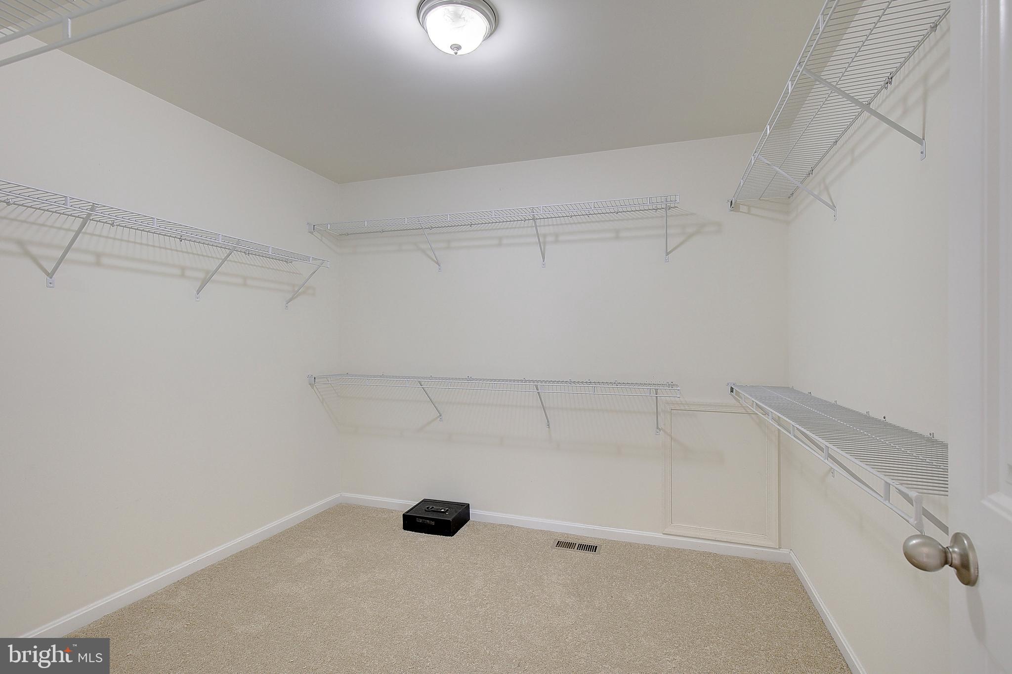 5952 Tyler Road Deale, MD 20751 - Photo 21 of 33 a view of a room