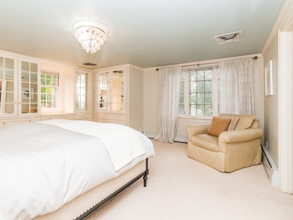 146 Arnold Road Newton, MA 02459 - Photo 16 of 42 Gallery Image 16