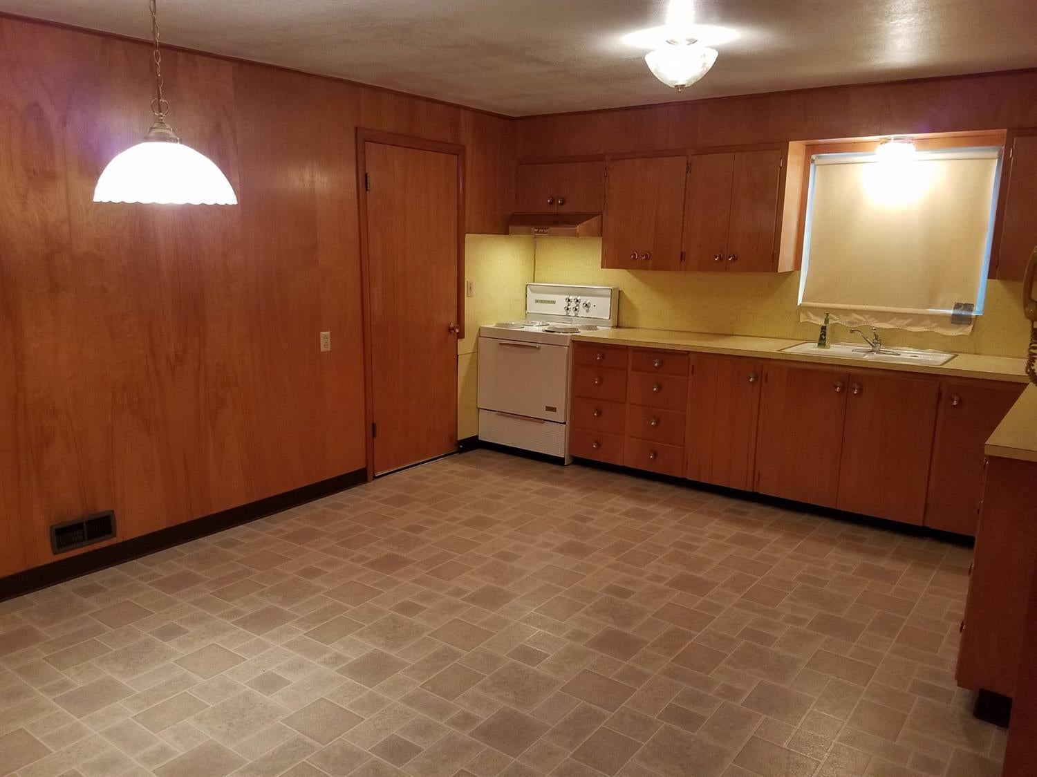2951 Harbeck Road Grants Pass, OR 97527 - Photo 5 of 29 Additional Photo