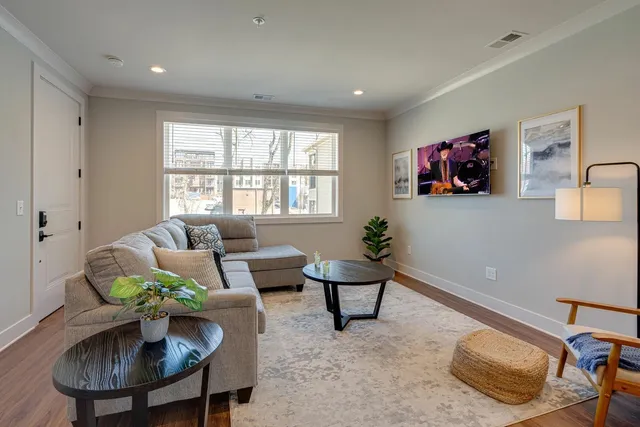 $2,495 | 805 B Bradford Avenue, Unit 202, Nashville, TN 37204