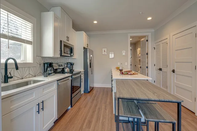 $2,495 | 805 B Bradford Avenue, Unit 202, Nashville, TN 37204