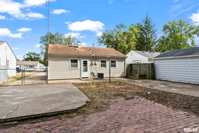 $94,900 | 1621 North 21st Street, Springfield, IL 62702