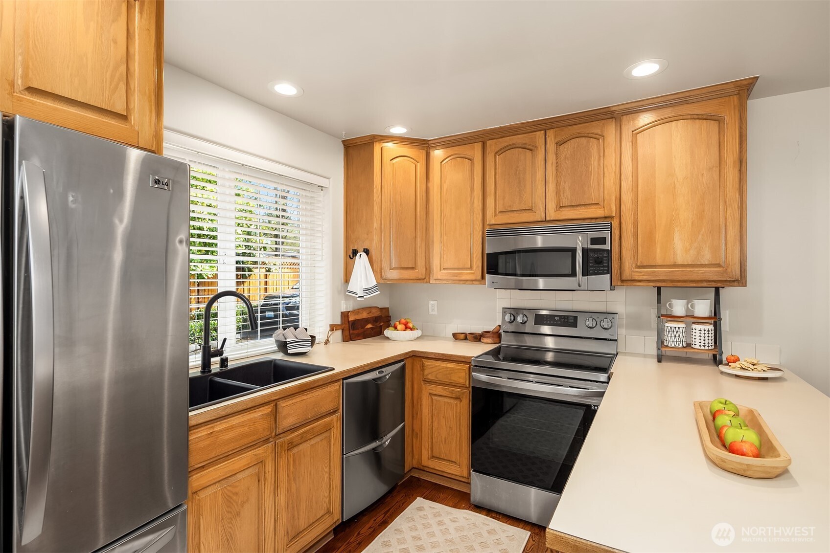 7803 196th Street Southwest, Unit C Edmonds, WA 98026 - Photo 12 of 25