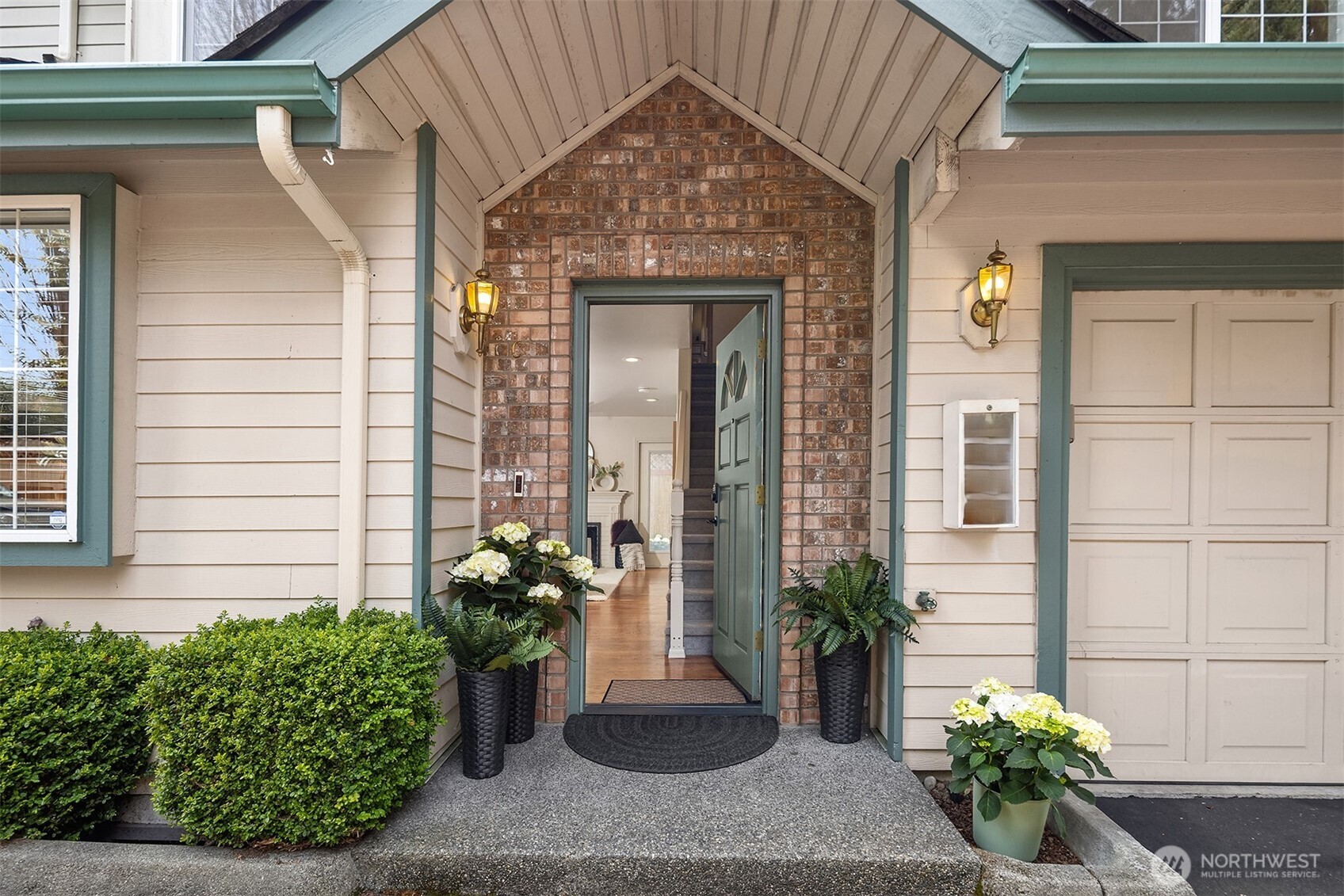 7803 196th Street Southwest, Unit C Edmonds, WA 98026 - Photo 2 of 25