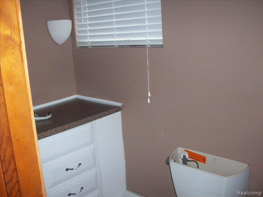 36040 John R Street Wayne, MI 48184 - Photo 3 of 14 36040 john lav