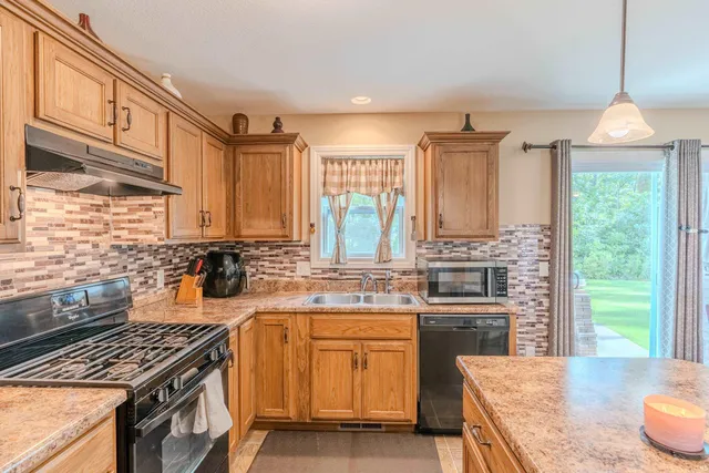 $319,900 | 2287 Rittenhouse Place, Huntertown, IN 46748