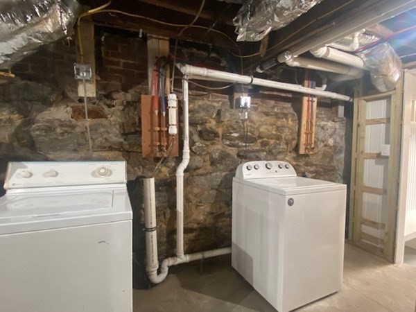 33 Ash Street Spencer, MA 01562 - Photo 35 of 37 a utility room with dryer and washer