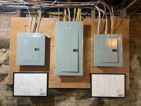 33 Ash Street Spencer, MA 01562 - Photo 37 of 37 a front view of a house with a large window