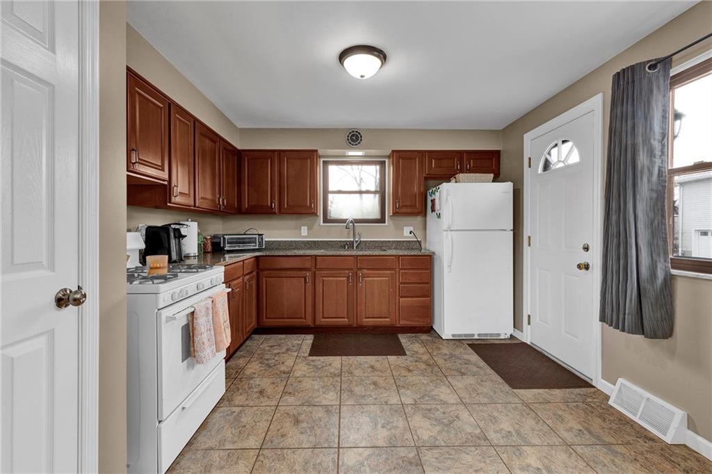 3435 Dutch Ridge Road Beaver, PA 15009 - Photo 4 of 19 Gallery Image 4