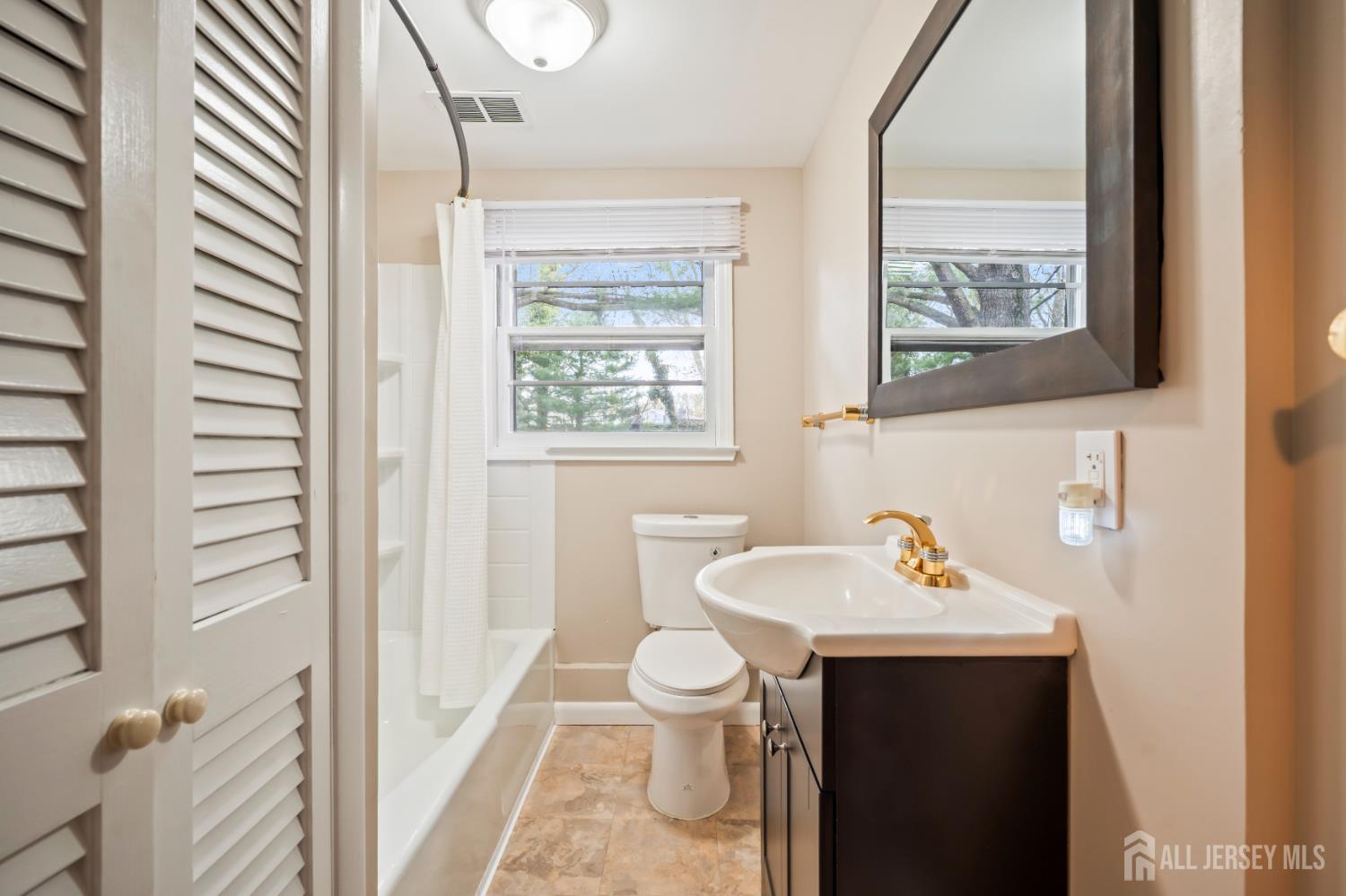 3 Vauxhall Road East Brunswick, NJ 08816 - Photo 19 of 28