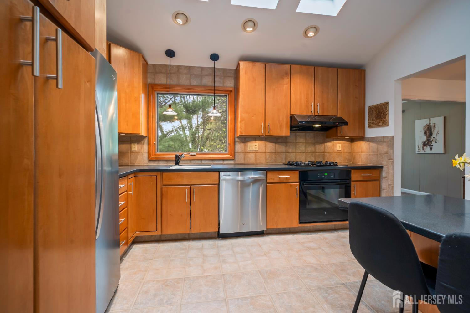 3 Vauxhall Road East Brunswick, NJ 08816 - Photo 5 of 28