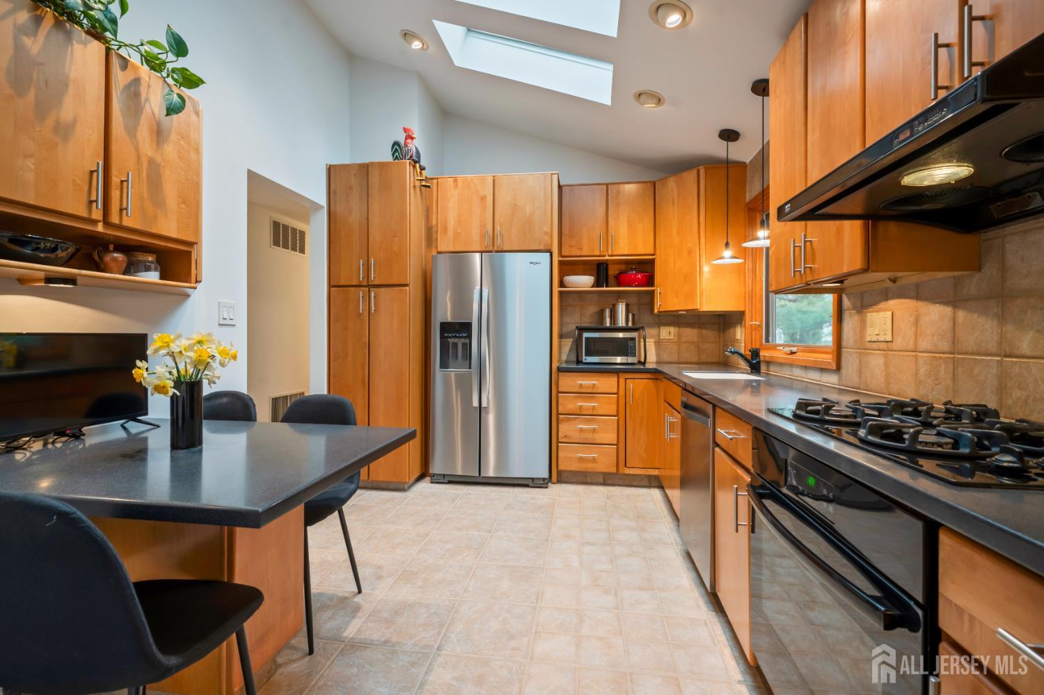 3 Vauxhall Road East Brunswick, NJ 08816 - Photo 6 of 28