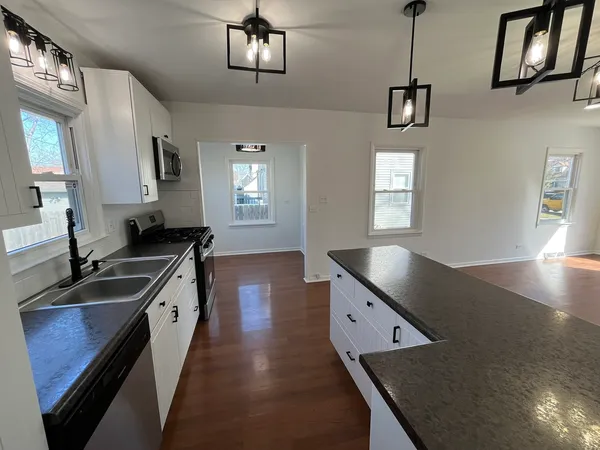 $2,395 | 3622 178th Street, Lansing, IL 60438