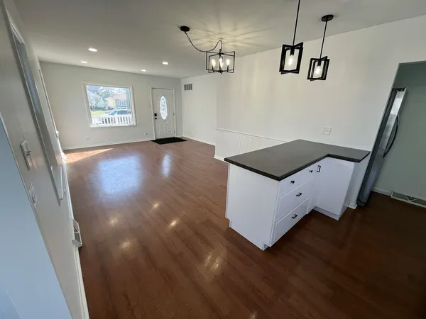 $2,395 | 3622 178th Street, Lansing, IL 60438