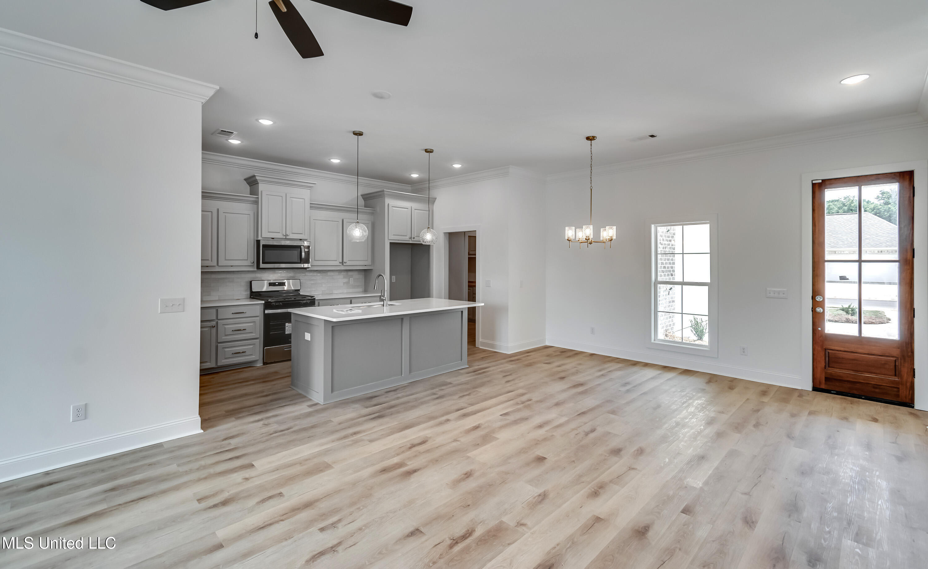 400 Butternut Drive Canton, MS 39046 - Photo 11 of 38 400 Butternut Dr-21