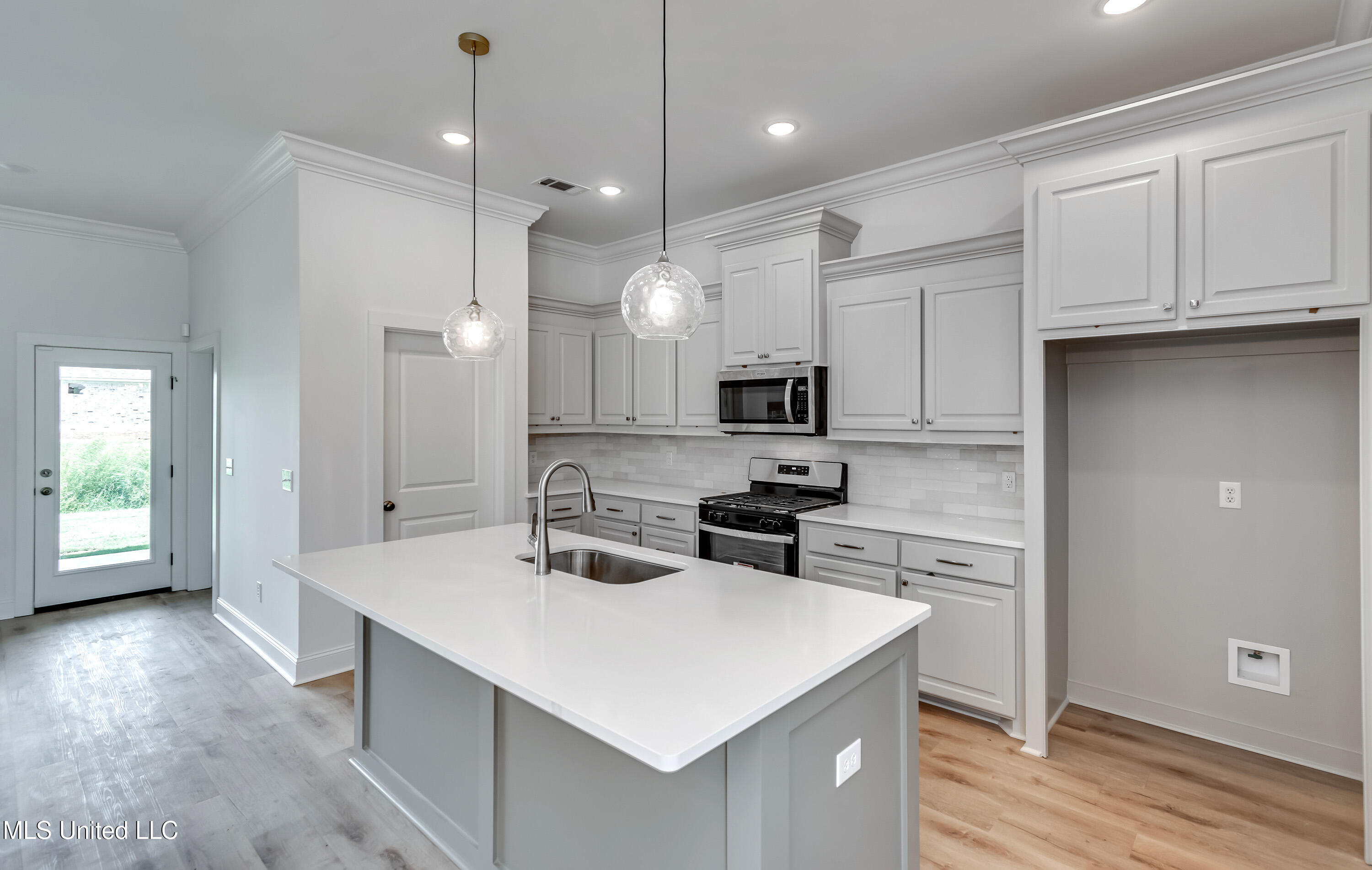 400 Butternut Drive Canton, MS 39046 - Photo 12 of 38 400 Butternut Dr-23