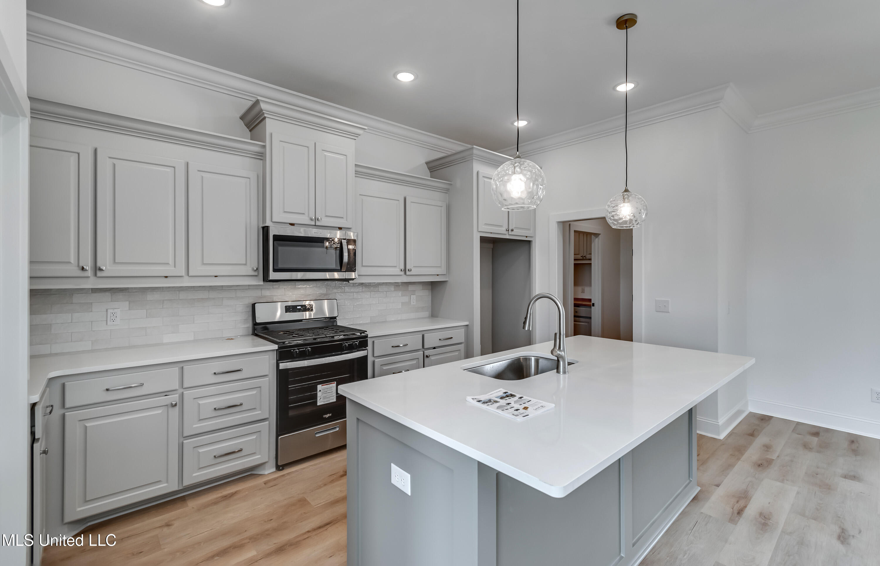 400 Butternut Drive Canton, MS 39046 - Photo 13 of 38 400 Butternut Dr-24