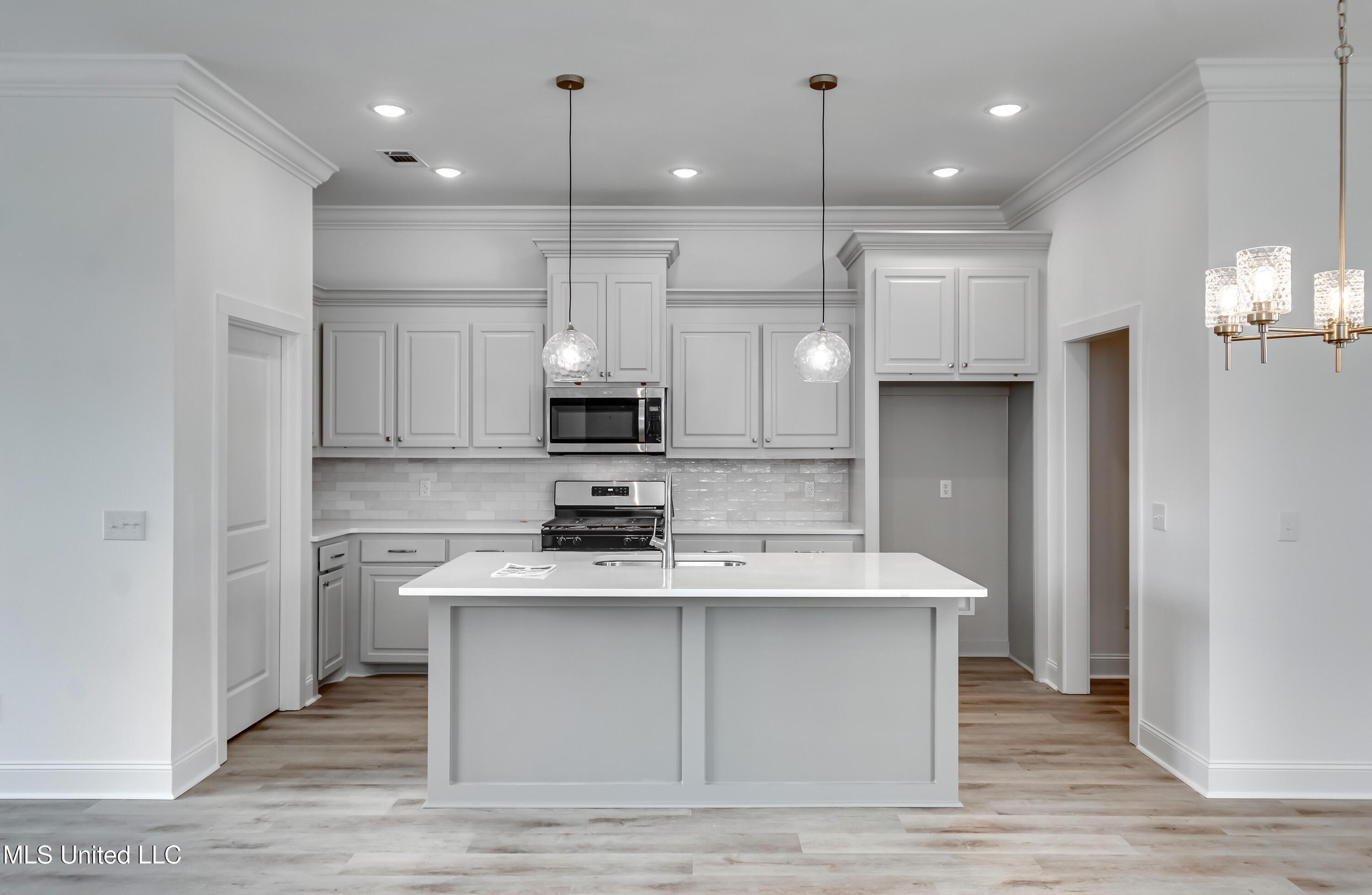 400 Butternut Drive Canton, MS 39046 - Photo 15 of 38 400 Butternut Dr-22