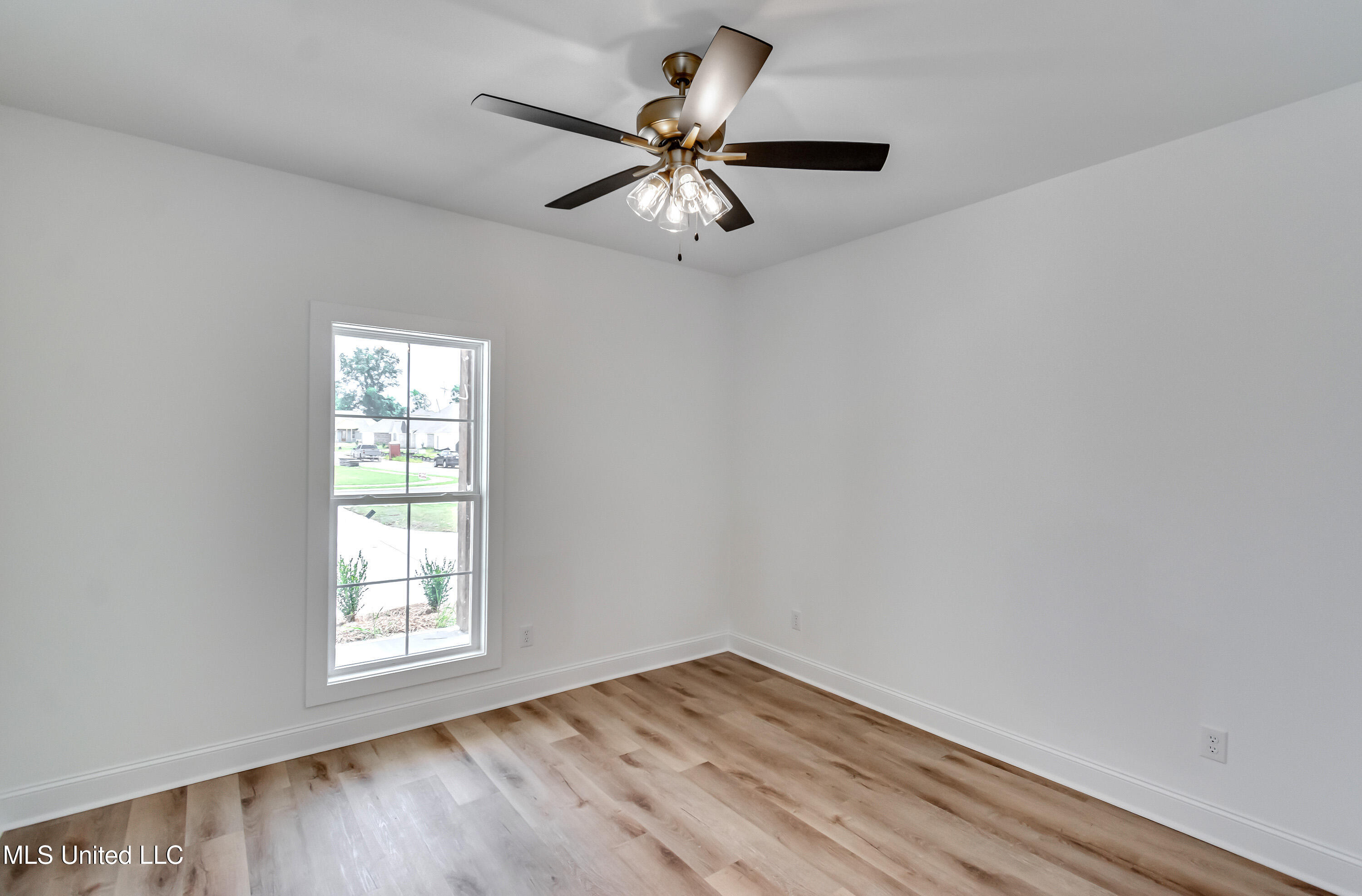 400 Butternut Drive Canton, MS 39046 - Photo 20 of 38 400 Butternut Dr-31