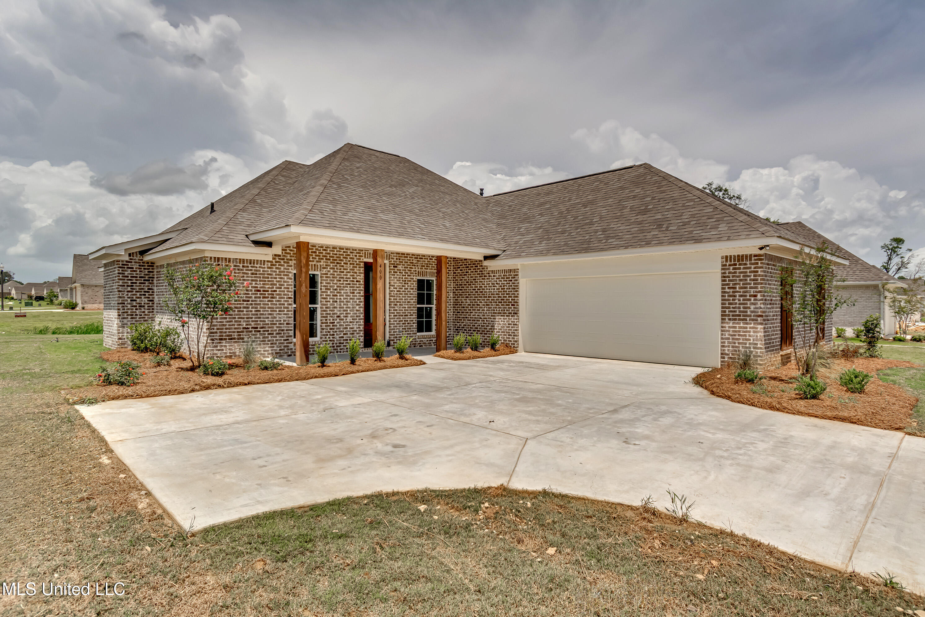 400 Butternut Drive Canton, MS 39046 - Photo 3 of 38 400 Butternut Dr-3