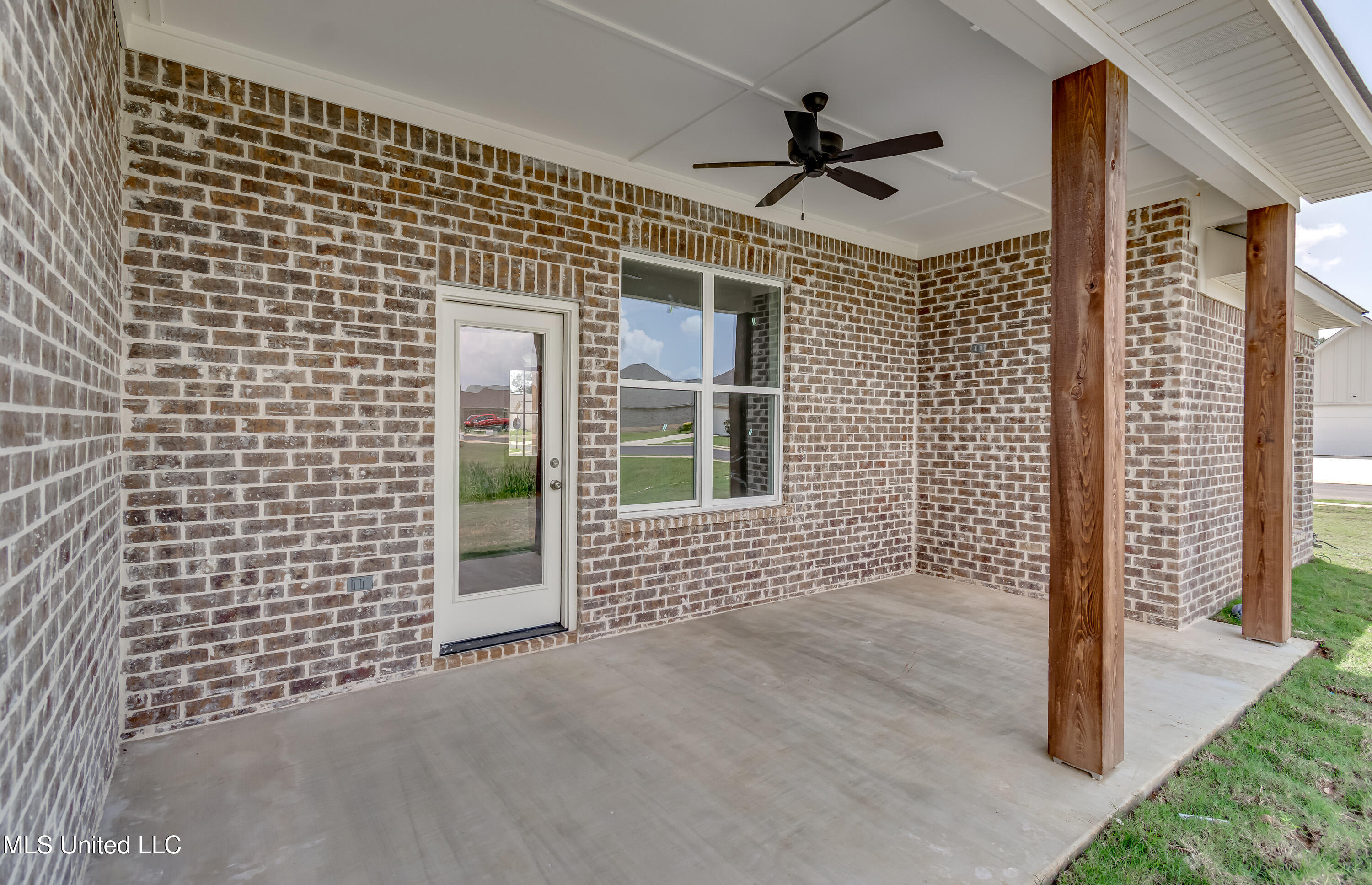 400 Butternut Drive Canton, MS 39046 - Photo 35 of 38 400 Butternut Dr-12