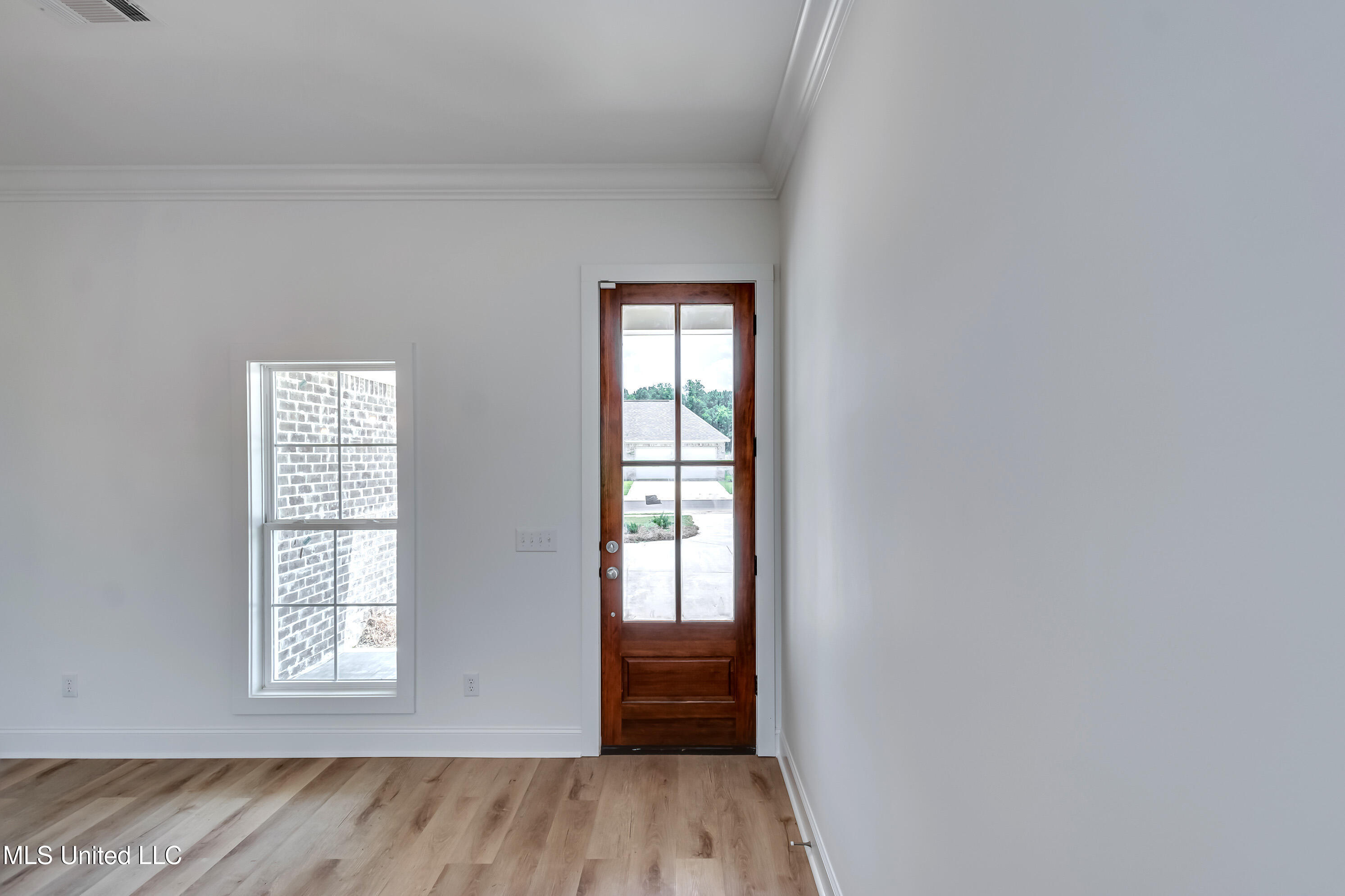 400 Butternut Drive Canton, MS 39046 - Photo 6 of 38 400 Butternut Dr-16