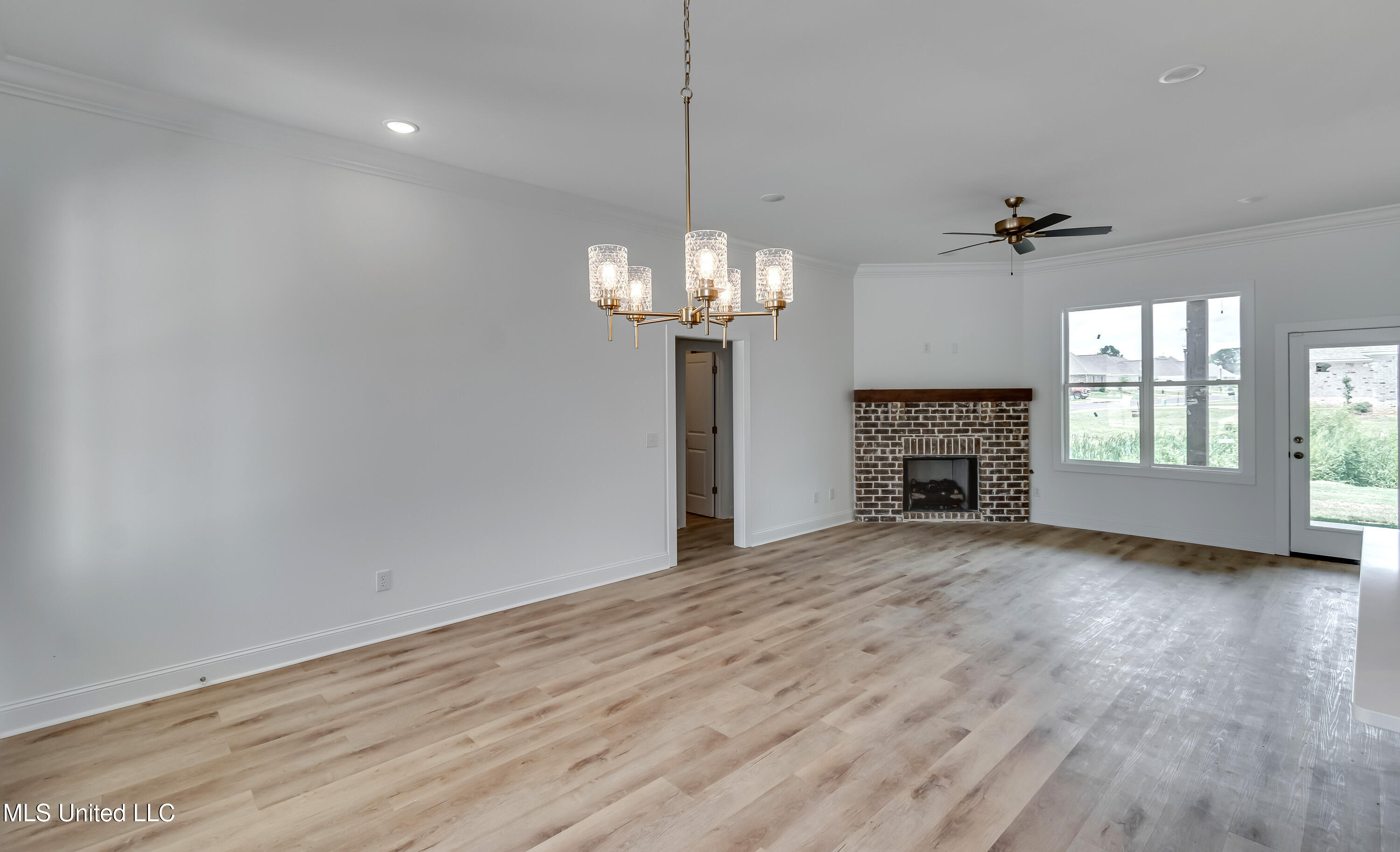 400 Butternut Drive Canton, MS 39046 - Photo 7 of 38 400 Butternut Dr-18