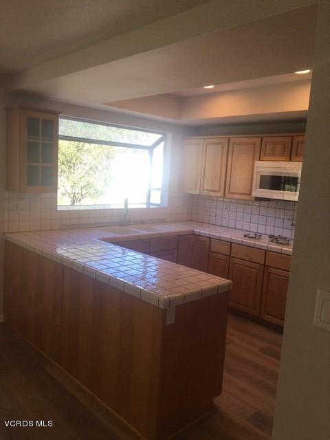 3155 Springfield Street Simi Valley, CA 93063 - Photo 3 of 9 3