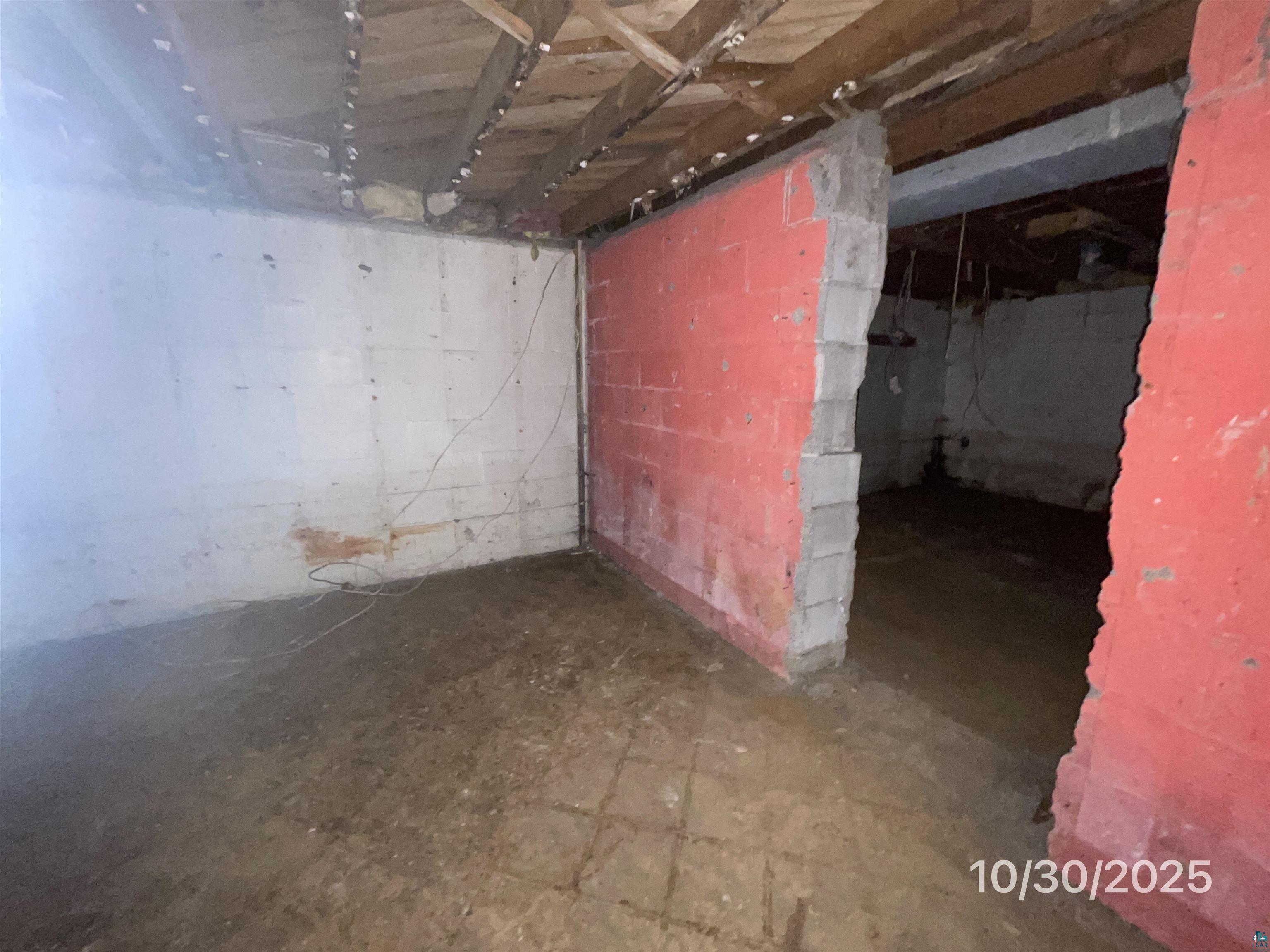 821 West Page Street Duluth, MN 55811 - Photo 26 of 34