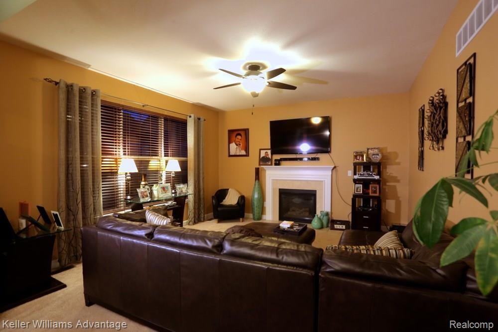 27473 Cromwell Road Novi, MI 48374 - Photo 8 of 31 DL2A8756.jpg