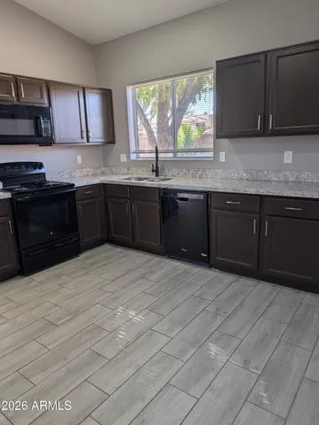 $2,500 | 15801 North 11th Avenue, Phoenix, AZ 85023