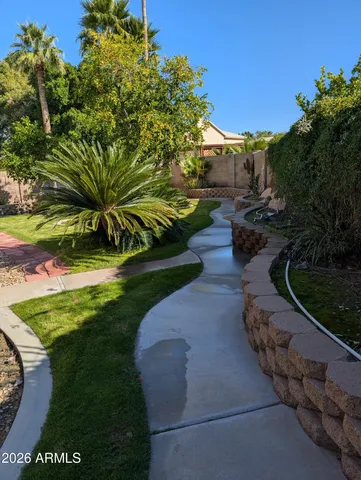 $2,500 | 15801 North 11th Avenue, Phoenix, AZ 85023